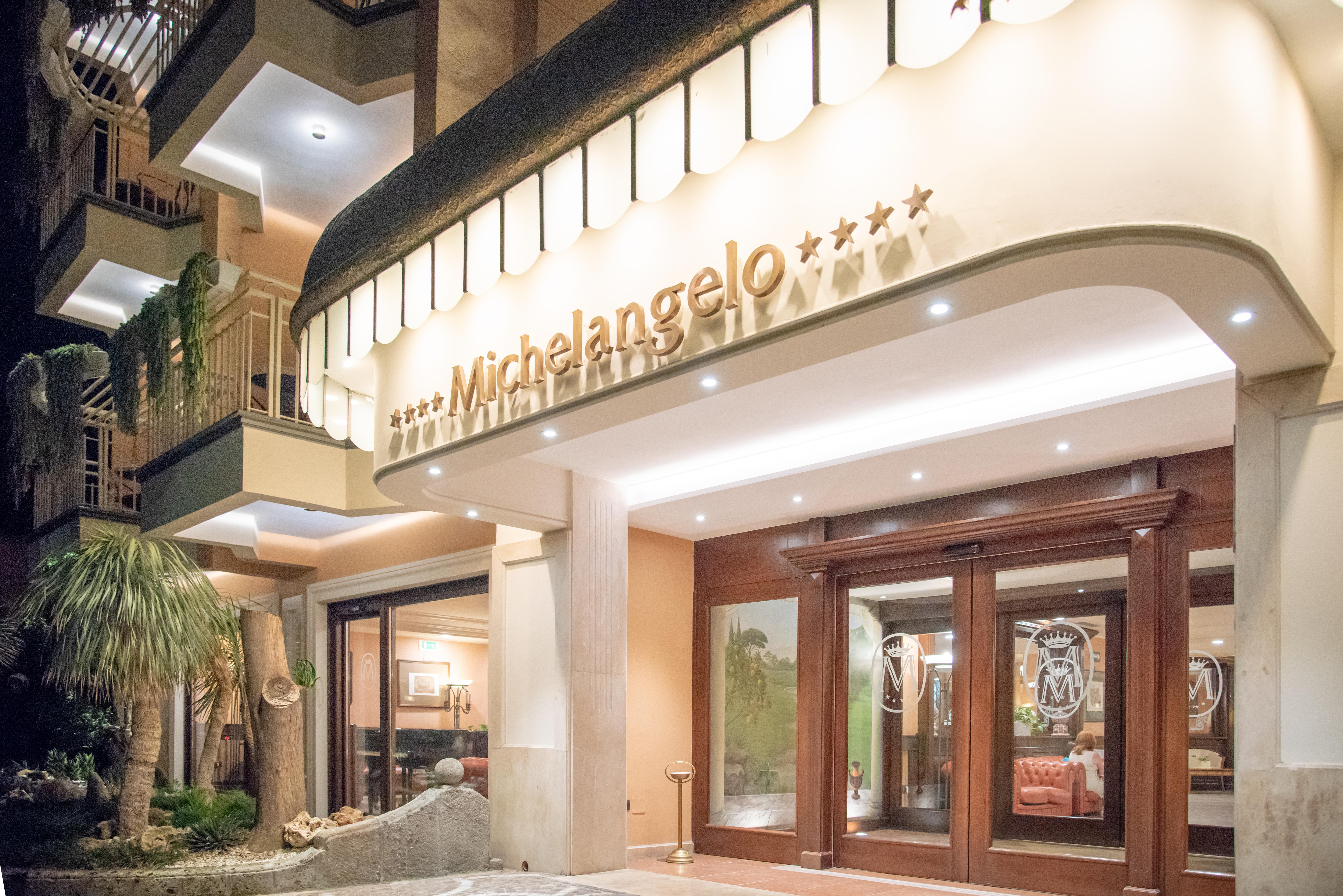 Hotel Michelangelo Соренто Екстериор снимка